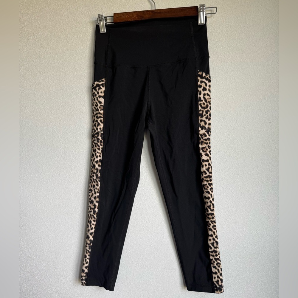 ZYIA Active Black and Cheetah Athletic Athleisure Leggings With Pockets Size 4